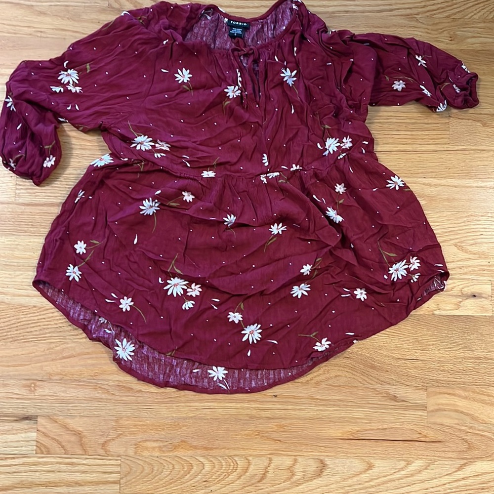 Adorable torrid tunic top